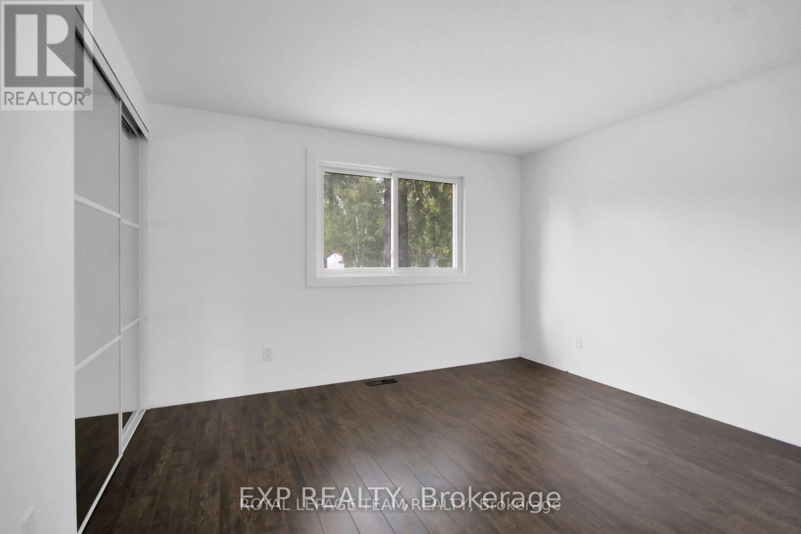 












14 LAZY NOL COURT

,
Ottawa,




Ontario
K2S1T5

