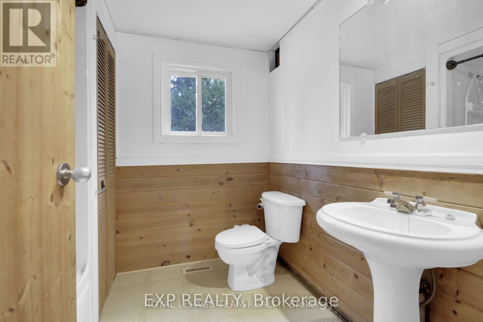 












14 LAZY NOL COURT

,
Ottawa,




Ontario
K2S1T5

