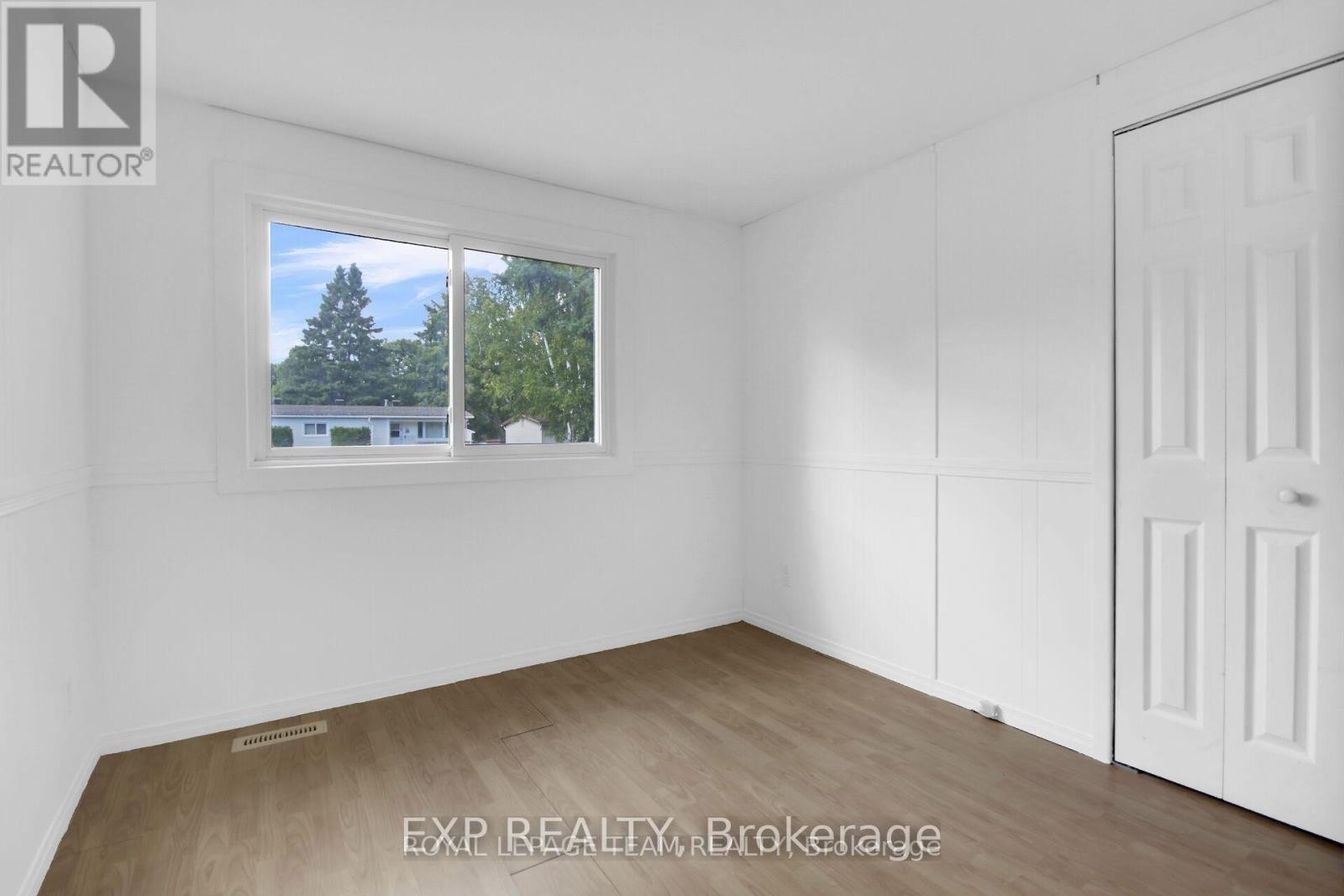 












14 LAZY NOL COURT

,
Ottawa,




Ontario
K2S1T5

