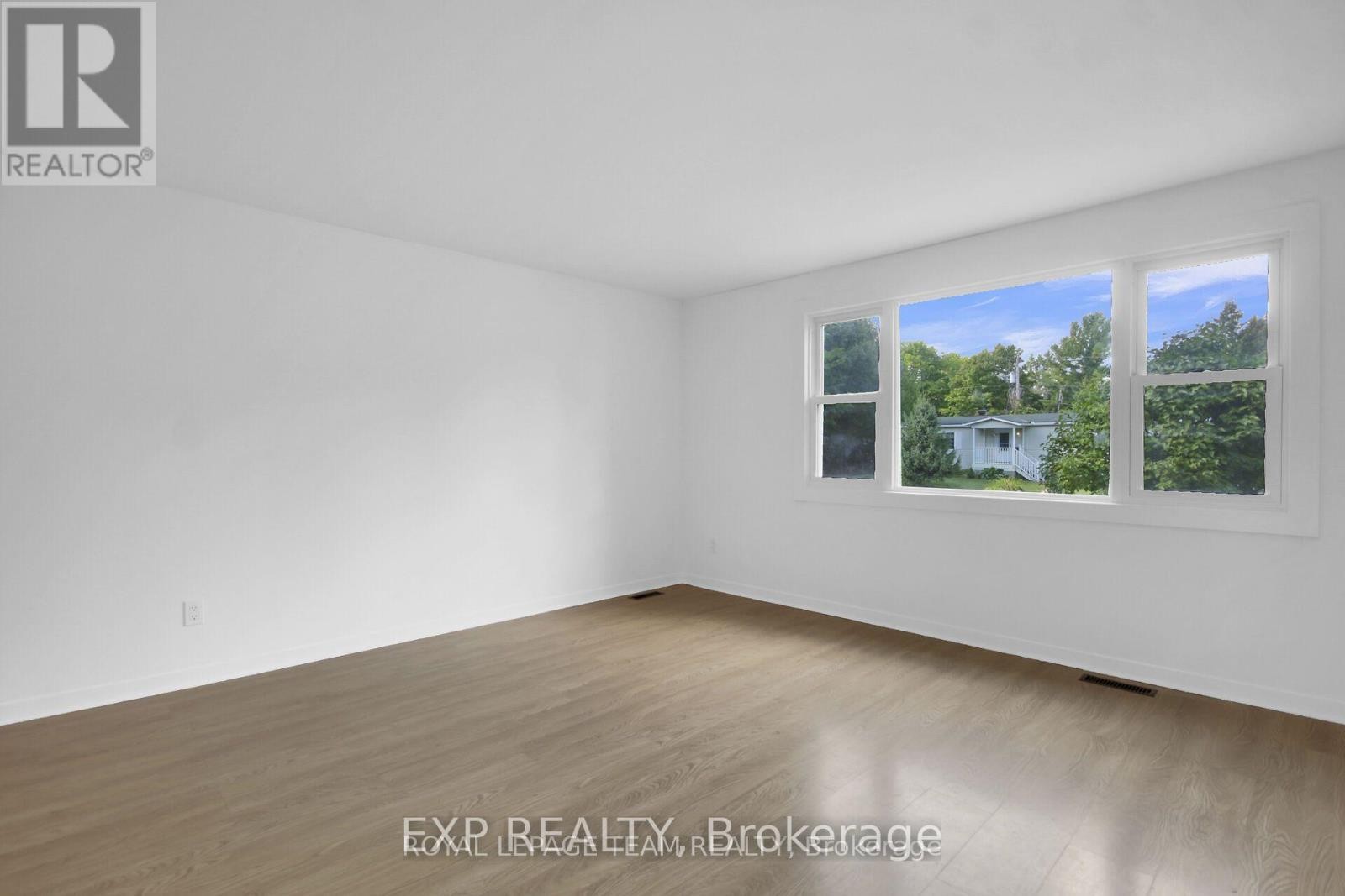 












14 LAZY NOL COURT

,
Ottawa,




Ontario
K2S1T5

