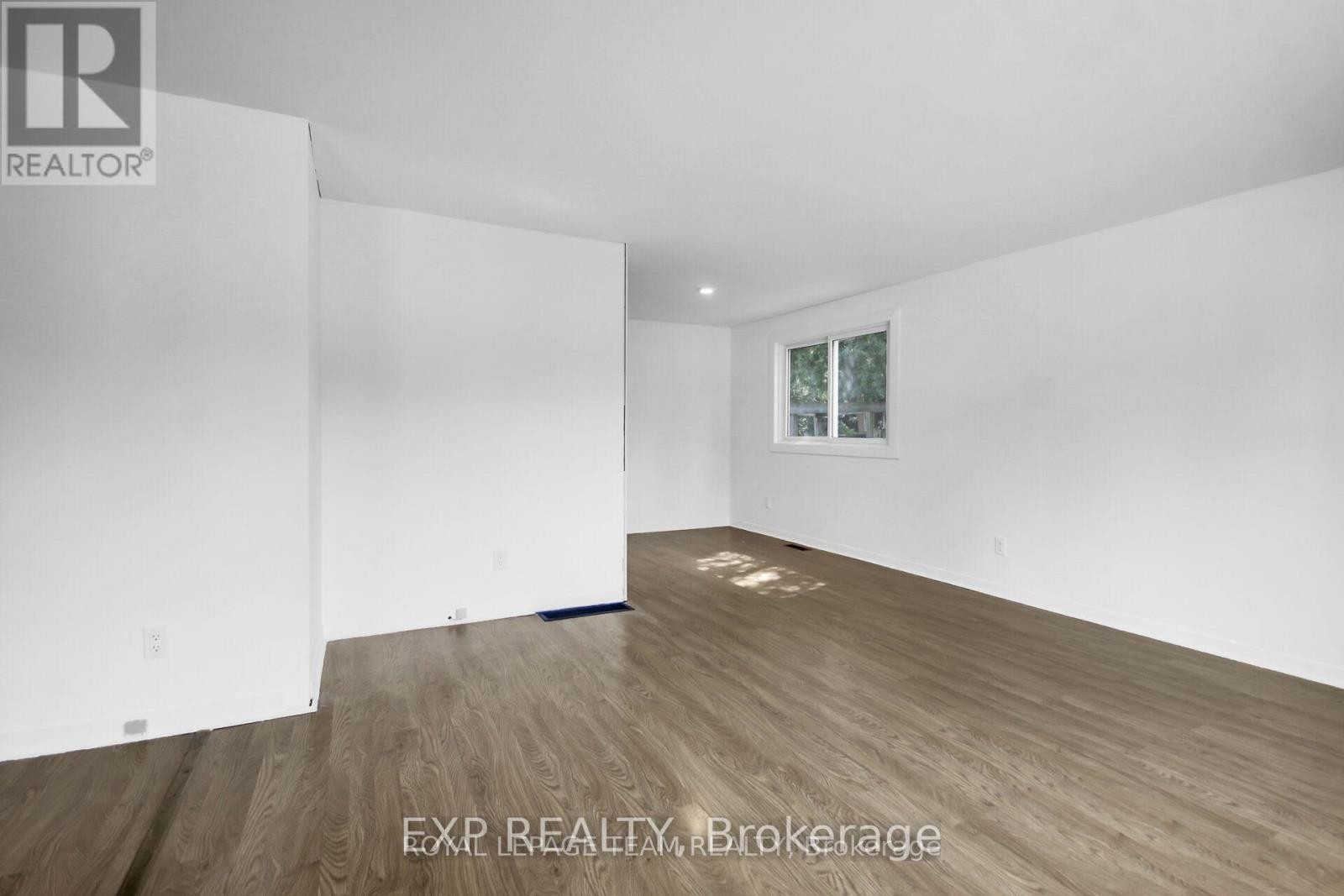 












14 LAZY NOL COURT

,
Ottawa,




Ontario
K2S1T5

