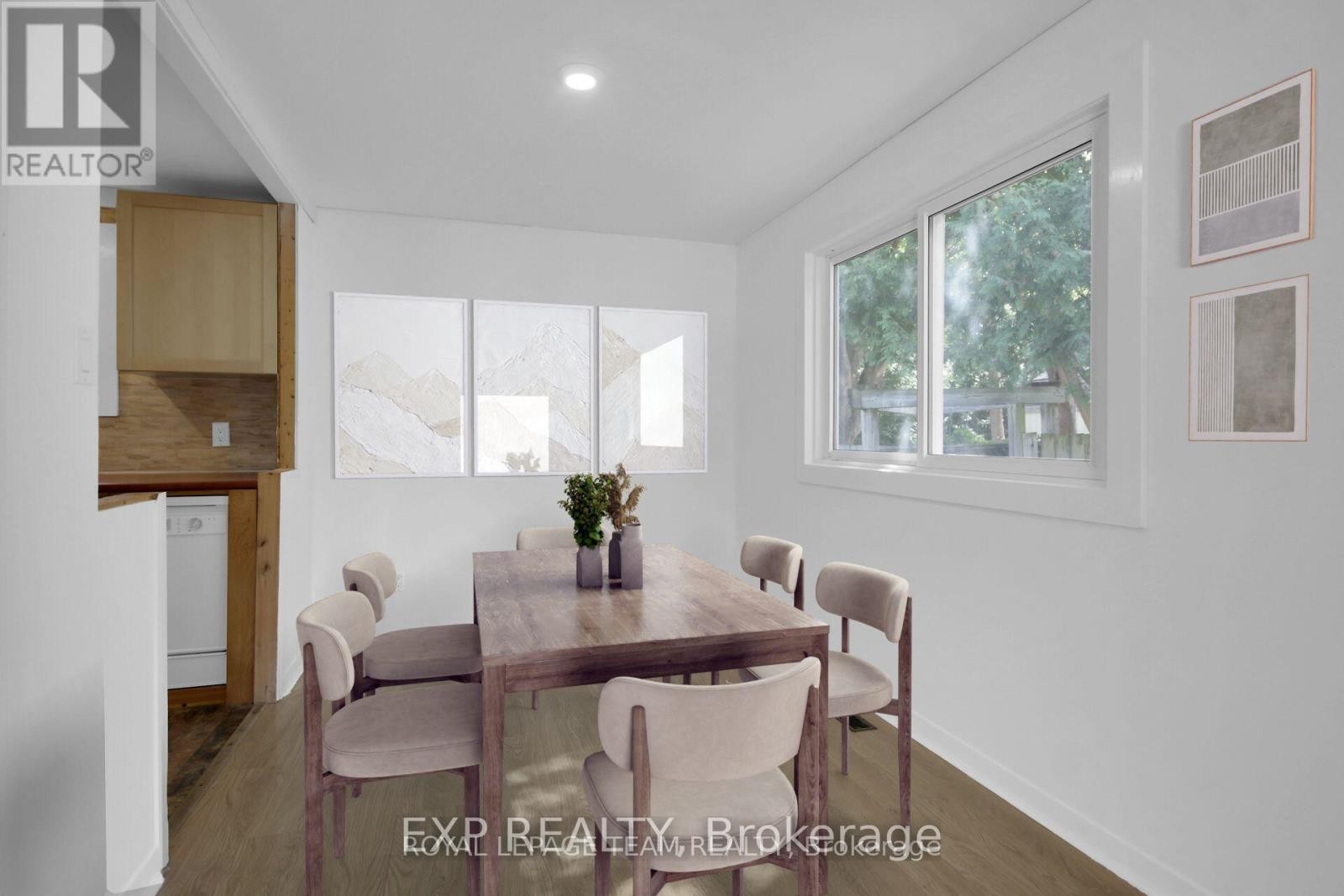 












14 LAZY NOL COURT

,
Ottawa,




Ontario
K2S1T5

