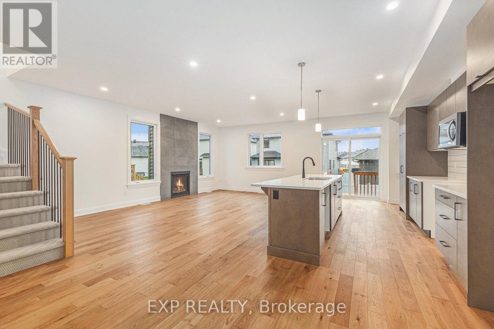 












120 O'DONOVAN DRIVE

,
Carleton Place,




Ontario
K7C0S2

