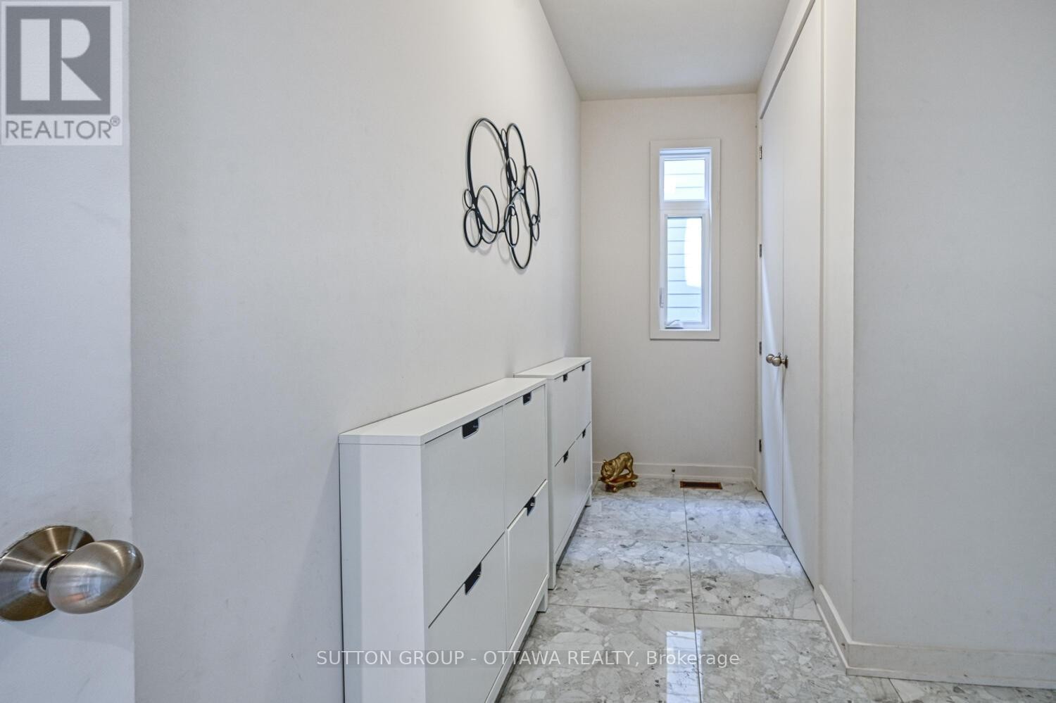 












732 WOOLER PLACE

,
Ottawa,




Ontario
K1T0T5

