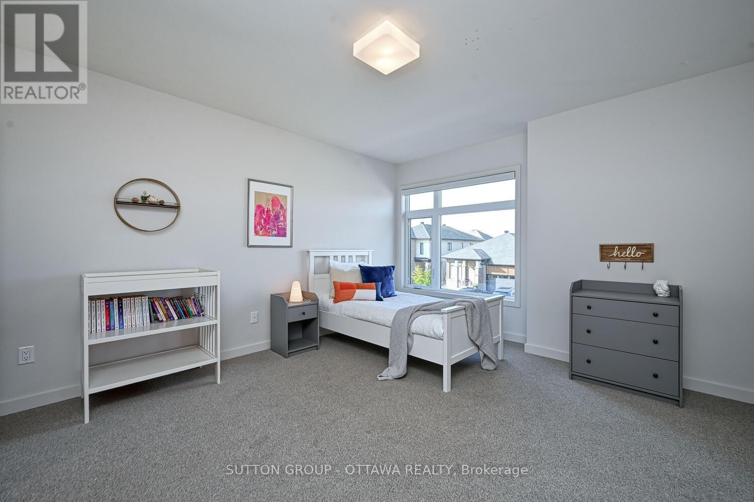 












732 WOOLER PLACE

,
Ottawa,




Ontario
K1T0T5

