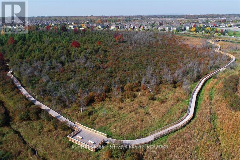 












732 WOOLER PLACE

,
Ottawa,




Ontario
K1T0T5

