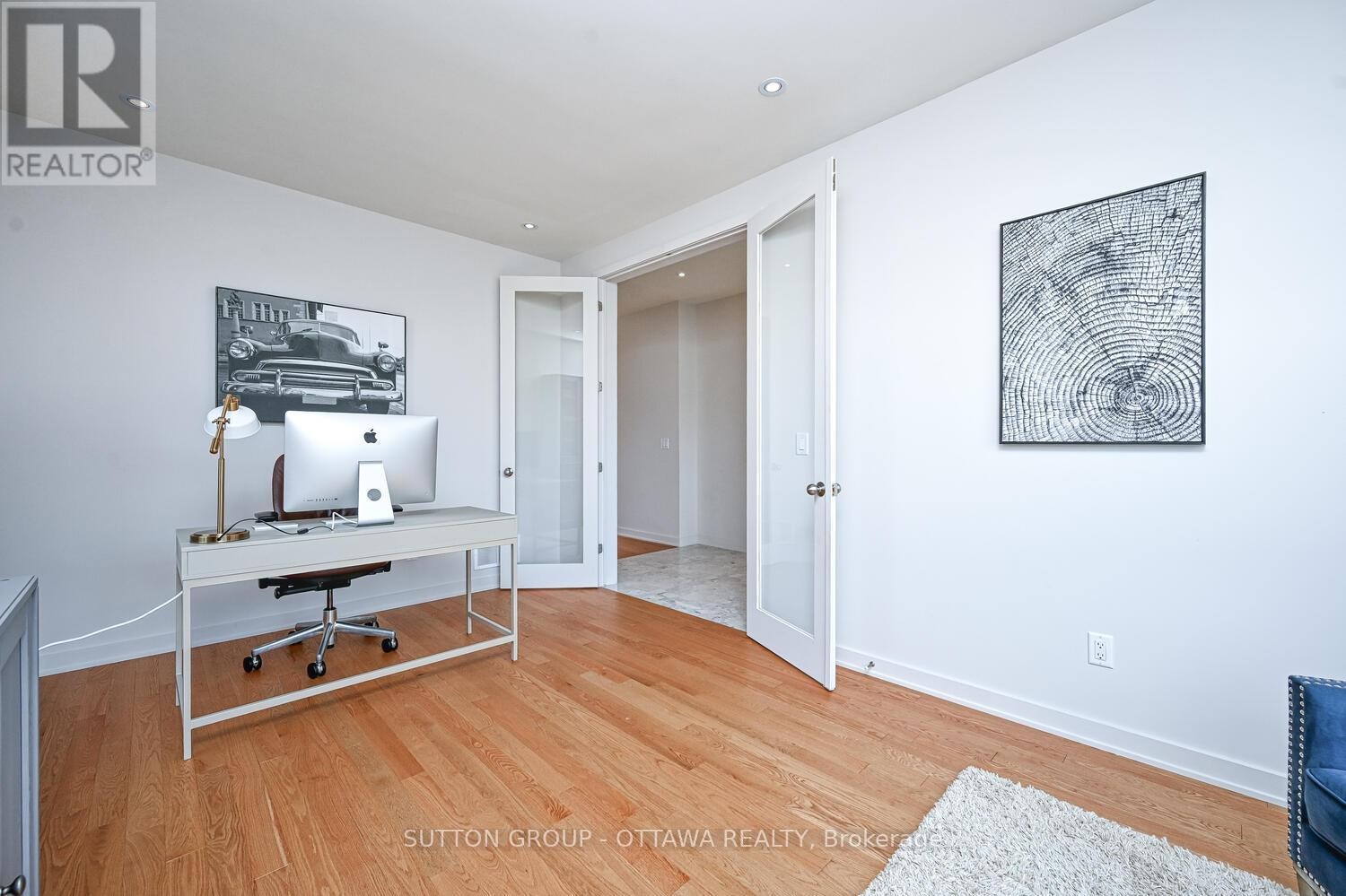 












732 WOOLER PLACE

,
Ottawa,




Ontario
K1T0T5

