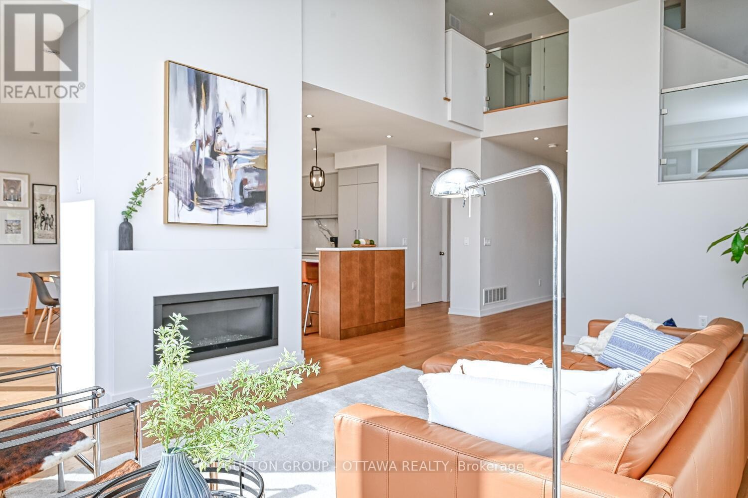 












732 WOOLER PLACE

,
Ottawa,




Ontario
K1T0T5

