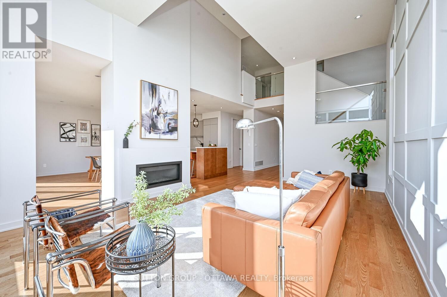 












732 WOOLER PLACE

,
Ottawa,




Ontario
K1T0T5

