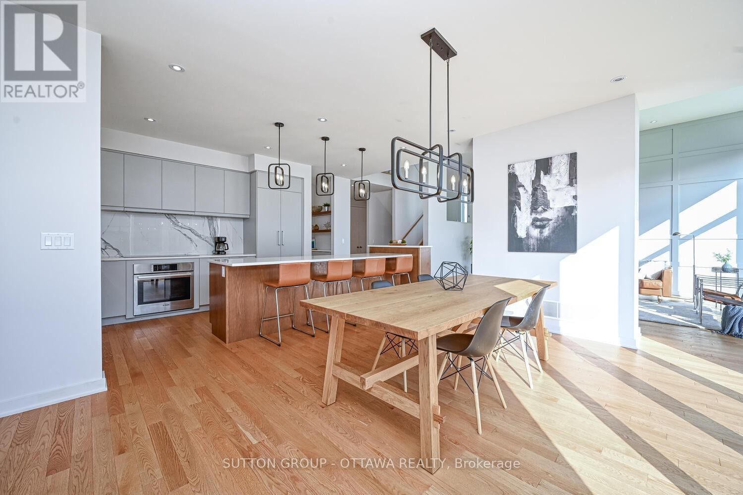 












732 WOOLER PLACE

,
Ottawa,




Ontario
K1T0T5

