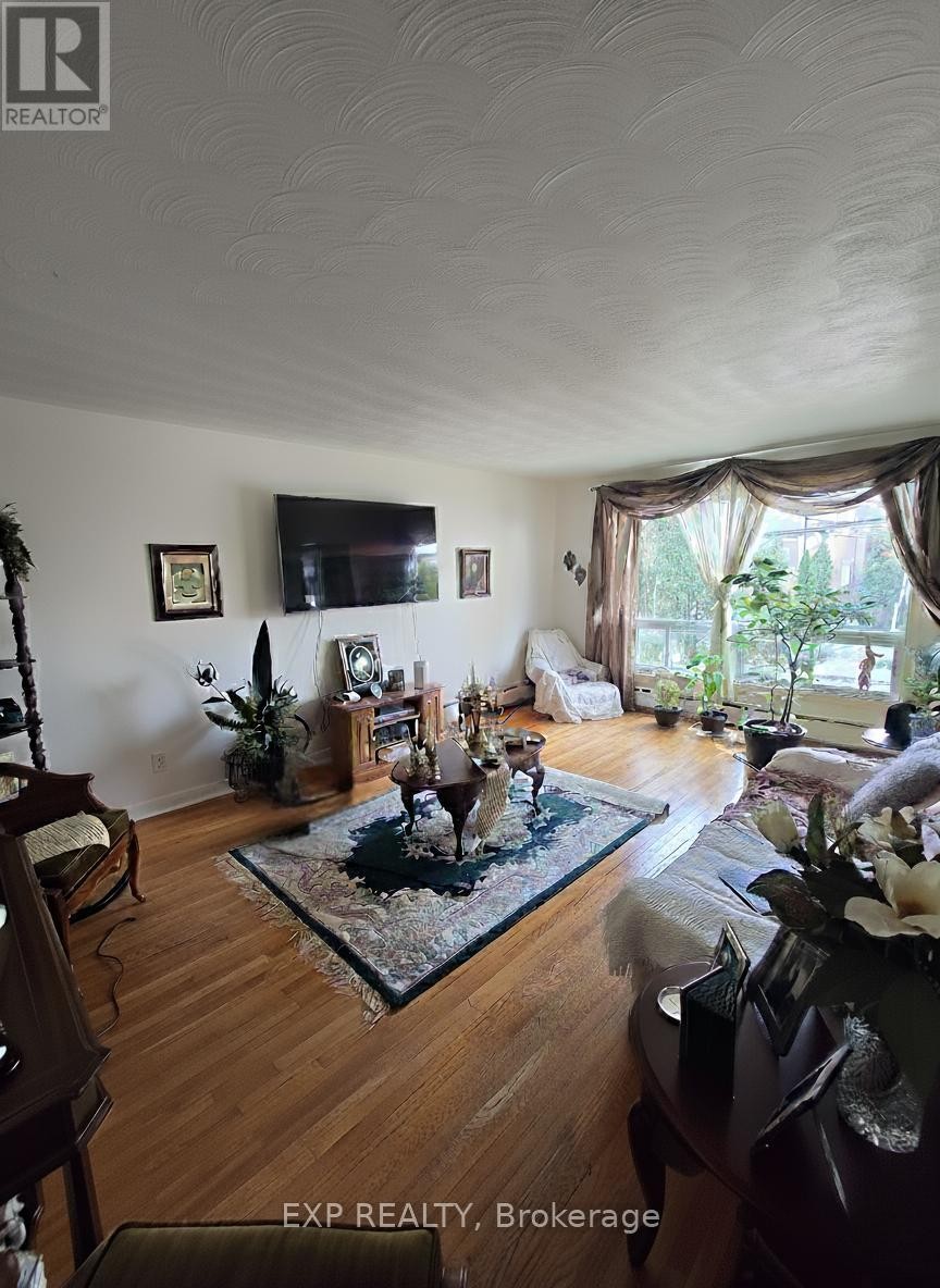 












310 PATTON STREET

,
Ottawa,




Ontario
K1L6G4

