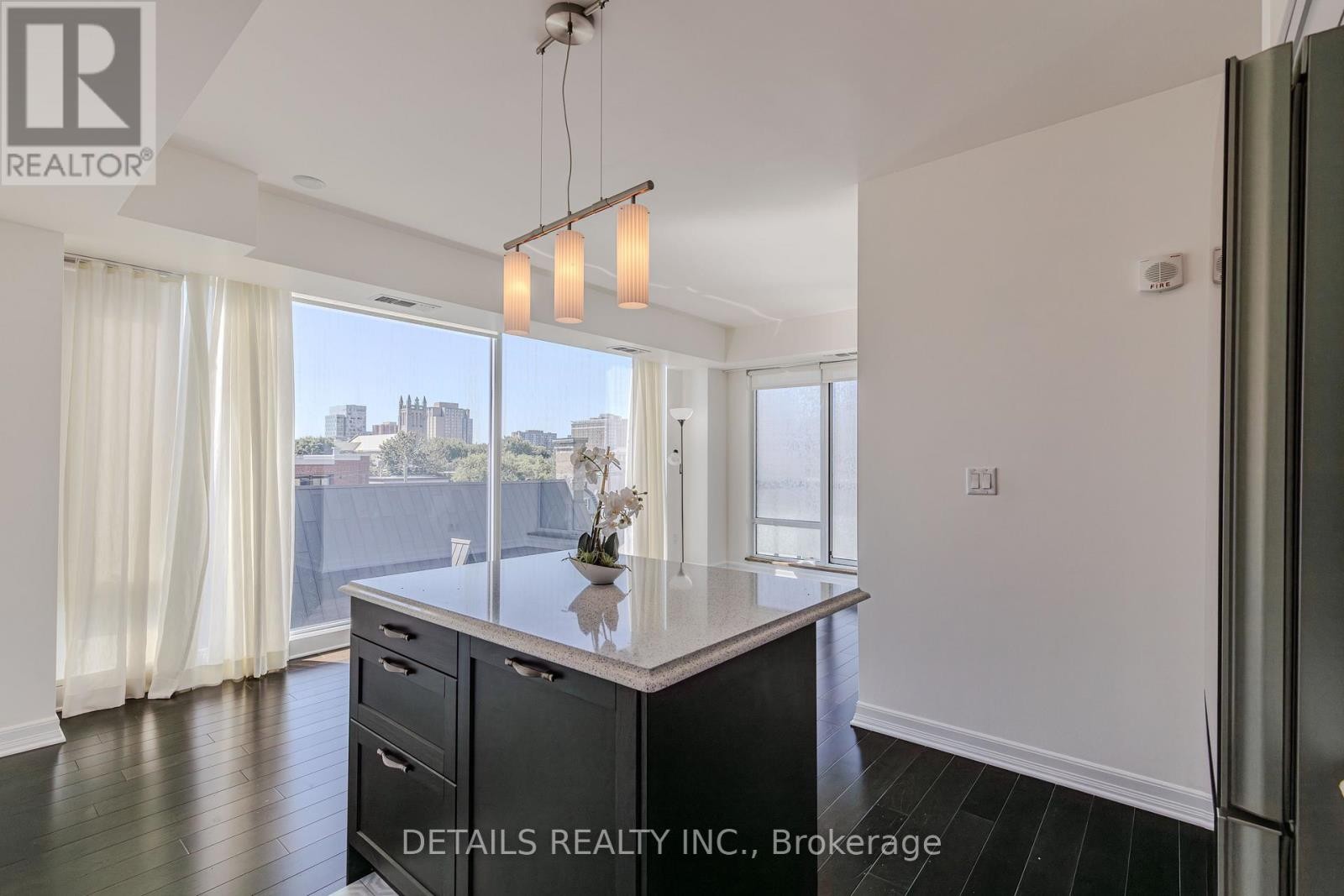 












717 - 238 BESSERER STREET

,
Ottawa,




Ontario
K1N6B1

