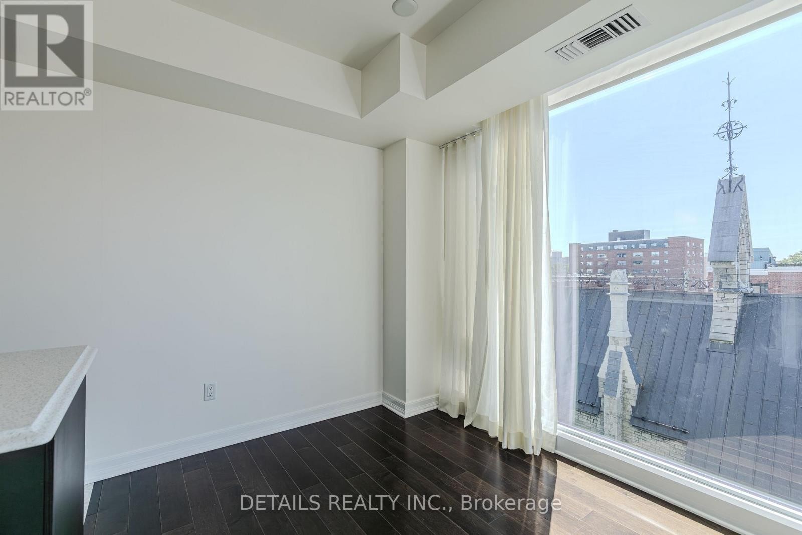 












717 - 238 BESSERER STREET

,
Ottawa,




Ontario
K1N6B1

