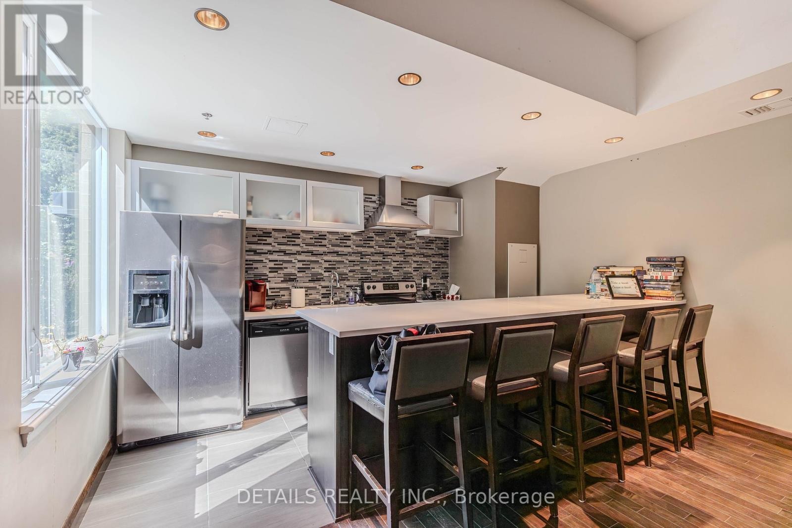 












717 - 238 BESSERER STREET

,
Ottawa,




Ontario
K1N6B1

