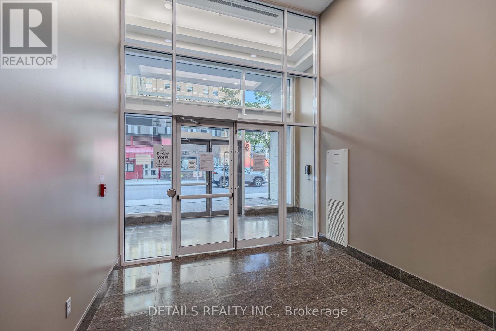 












717 - 238 BESSERER STREET

,
Ottawa,




Ontario
K1N6B1

