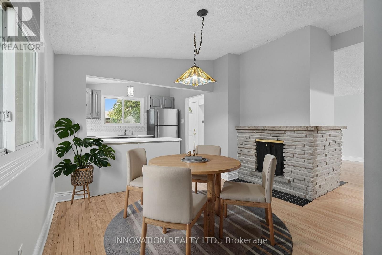 












2302 HORTON STREET

,
Ottawa,




Ontario
K1G3E8

