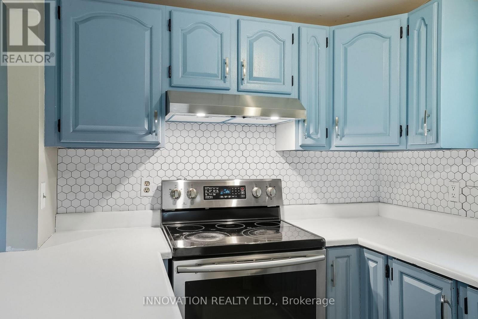 












2302 HORTON STREET

,
Ottawa,




Ontario
K1G3E8

