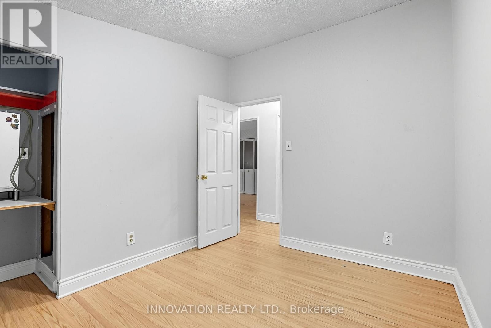 












2302 HORTON STREET

,
Ottawa,




Ontario
K1G3E8

