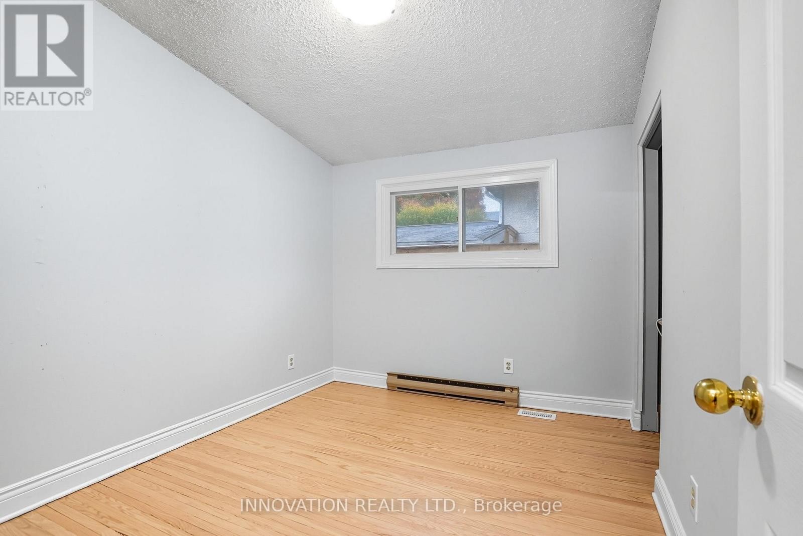 












2302 HORTON STREET

,
Ottawa,




Ontario
K1G3E8

