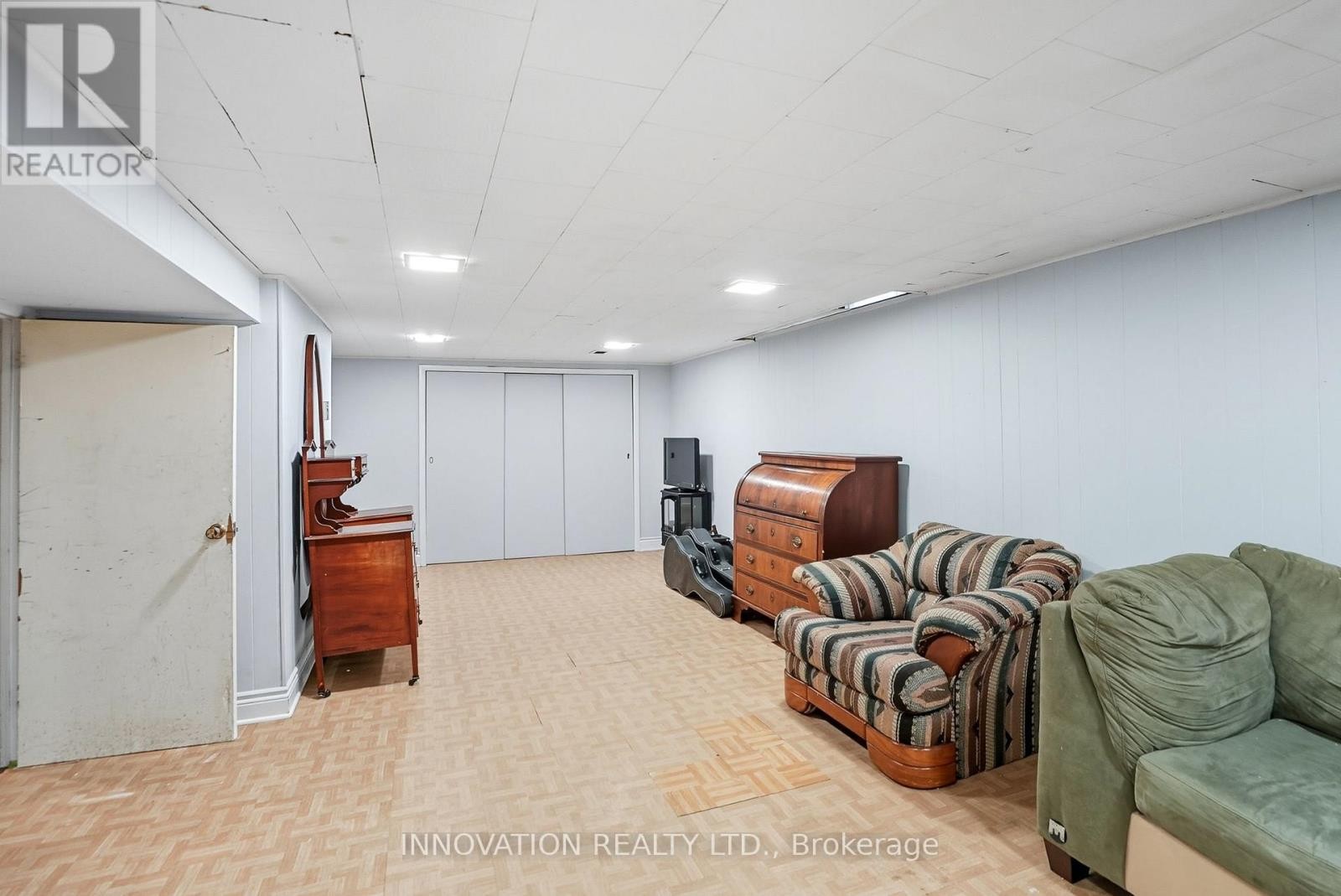 












2302 HORTON STREET

,
Ottawa,




Ontario
K1G3E8

