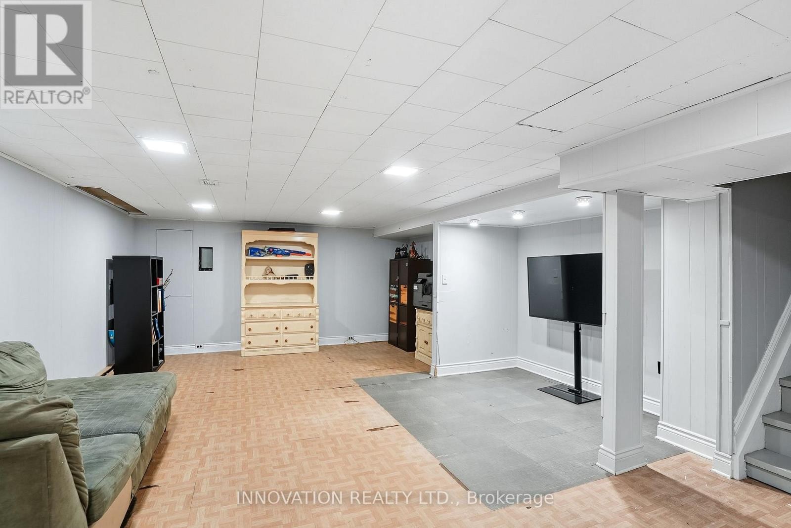 












2302 HORTON STREET

,
Ottawa,




Ontario
K1G3E8

