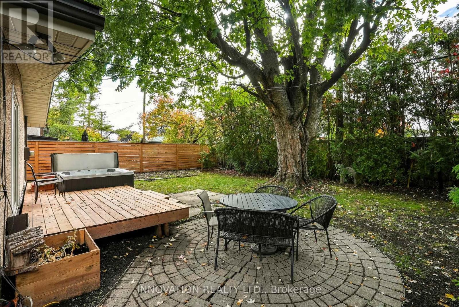 












2302 HORTON STREET

,
Ottawa,




Ontario
K1G3E8

