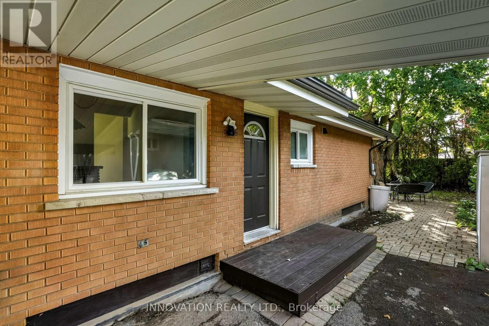 












2302 HORTON STREET

,
Ottawa,




Ontario
K1G3E8

