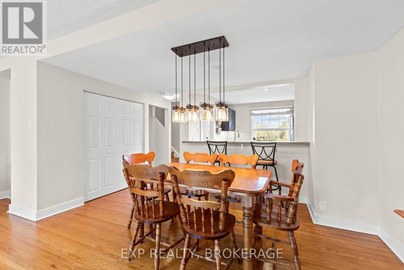 












896 WALKLEY ROAD

,
Ottawa,




Ontario
K1V6R5

