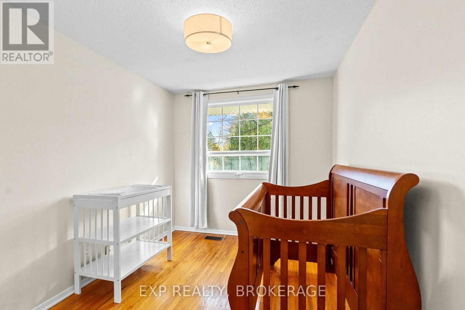 












896 WALKLEY ROAD

,
Ottawa,




Ontario
K1V6R5

