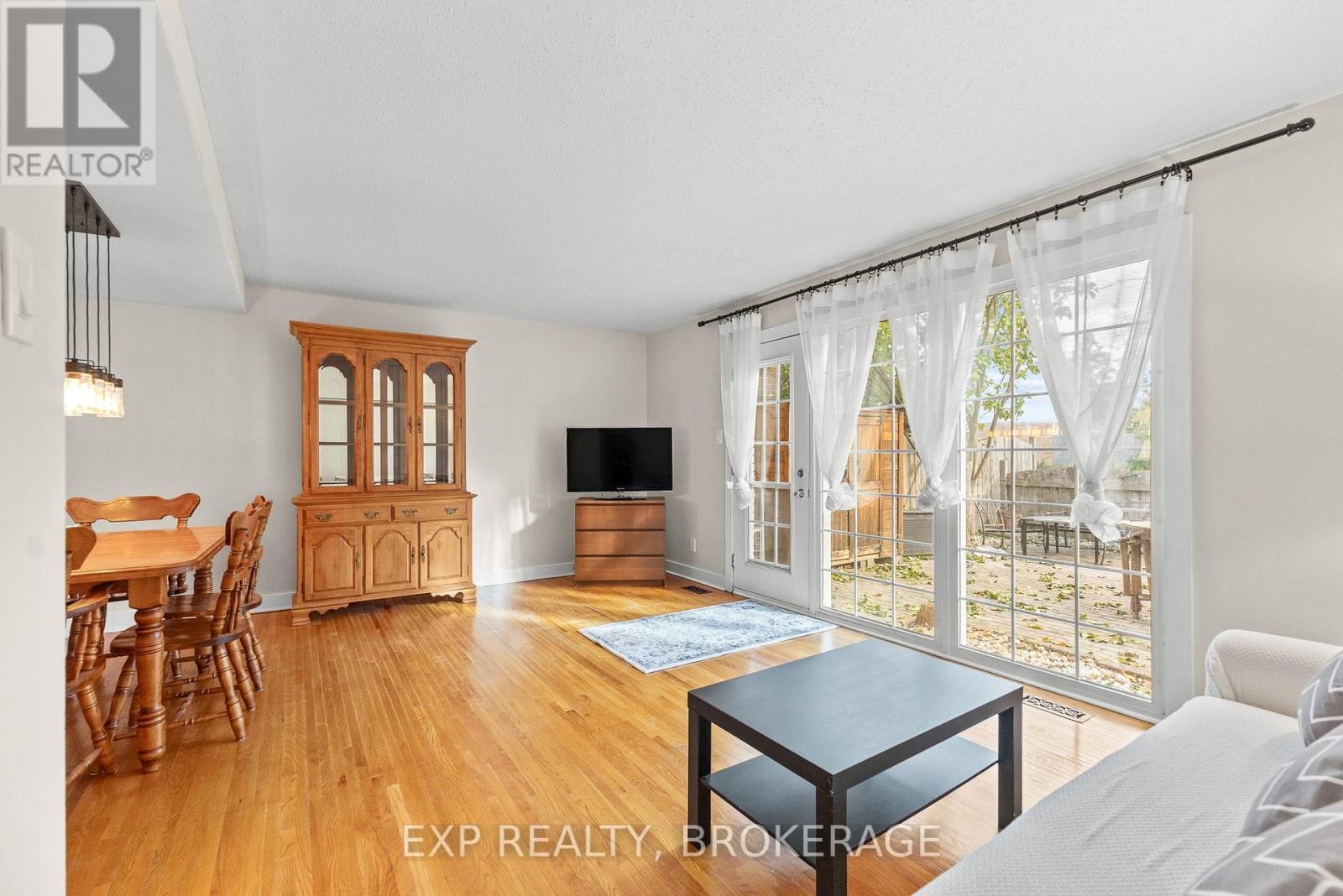 












896 WALKLEY ROAD

,
Ottawa,




Ontario
K1V6R5

