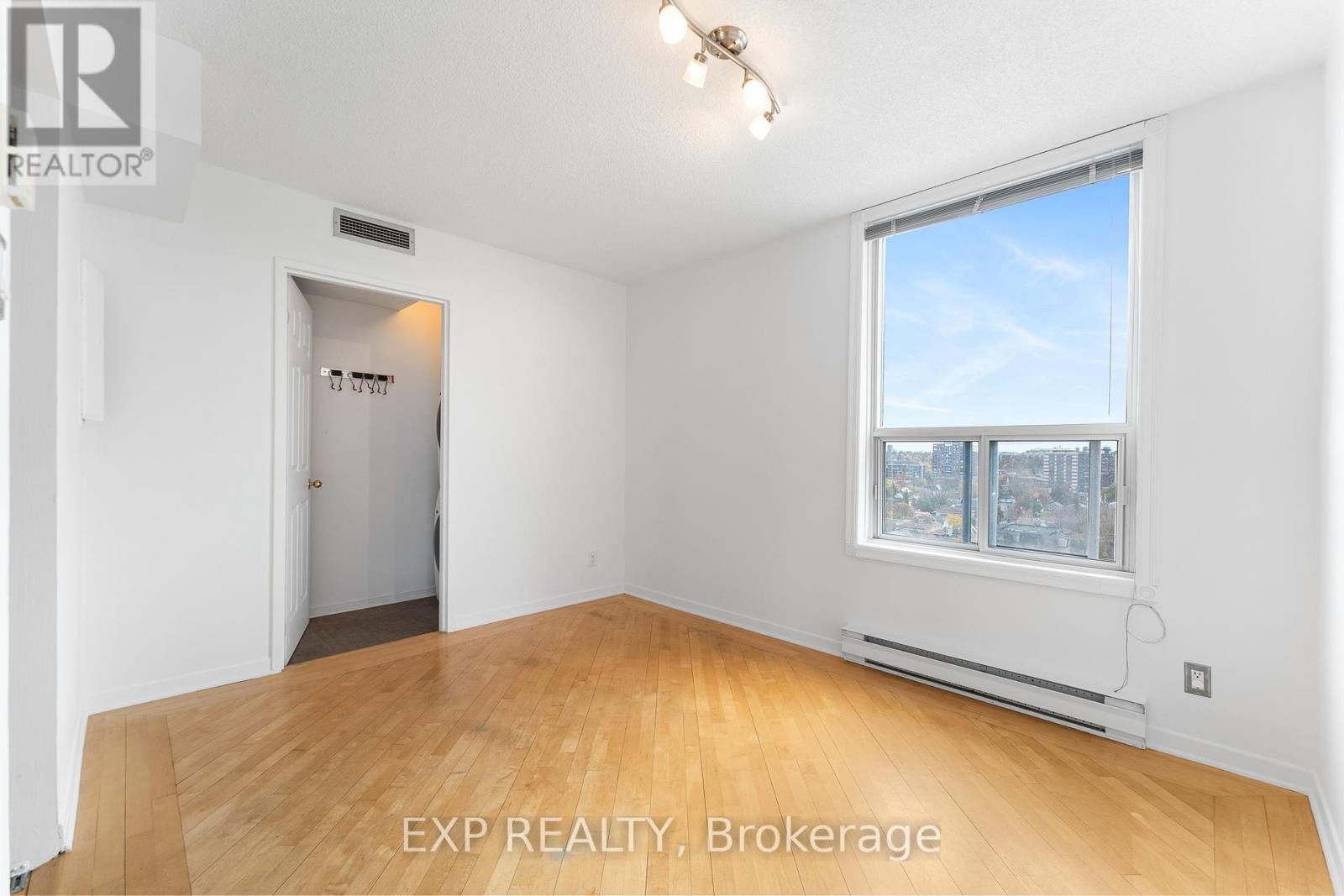 












PH10 - 215 PARKDALE AVENUE

,
Ottawa,




Ontario
K1Y4T8

