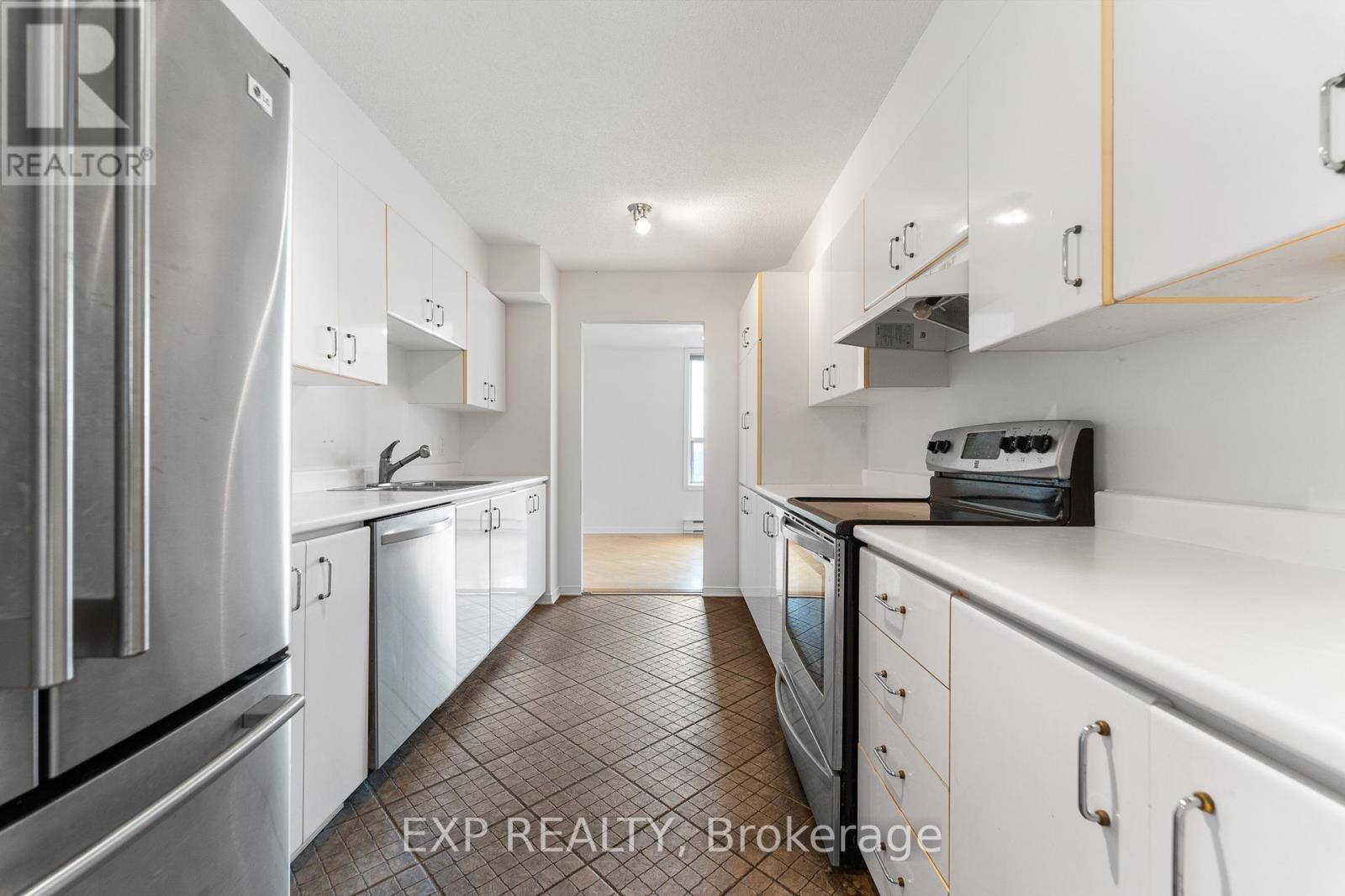 












PH10 - 215 PARKDALE AVENUE

,
Ottawa,




Ontario
K1Y4T8

