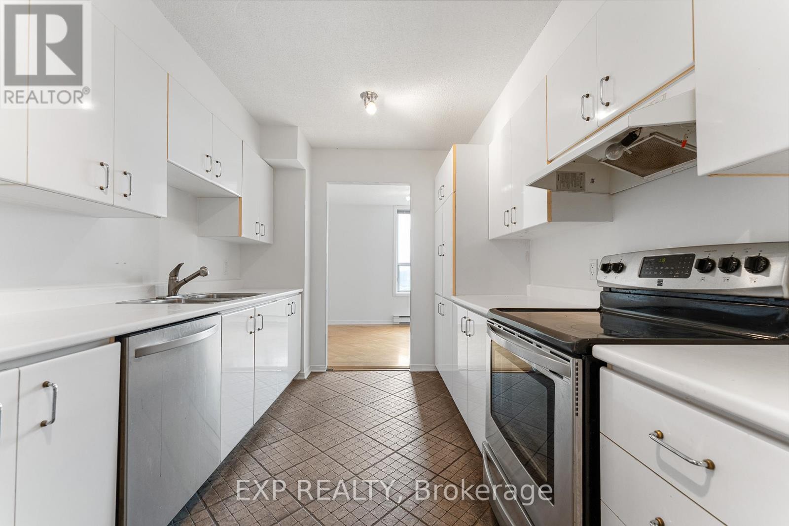 












PH10 - 215 PARKDALE AVENUE

,
Ottawa,




Ontario
K1Y4T8

