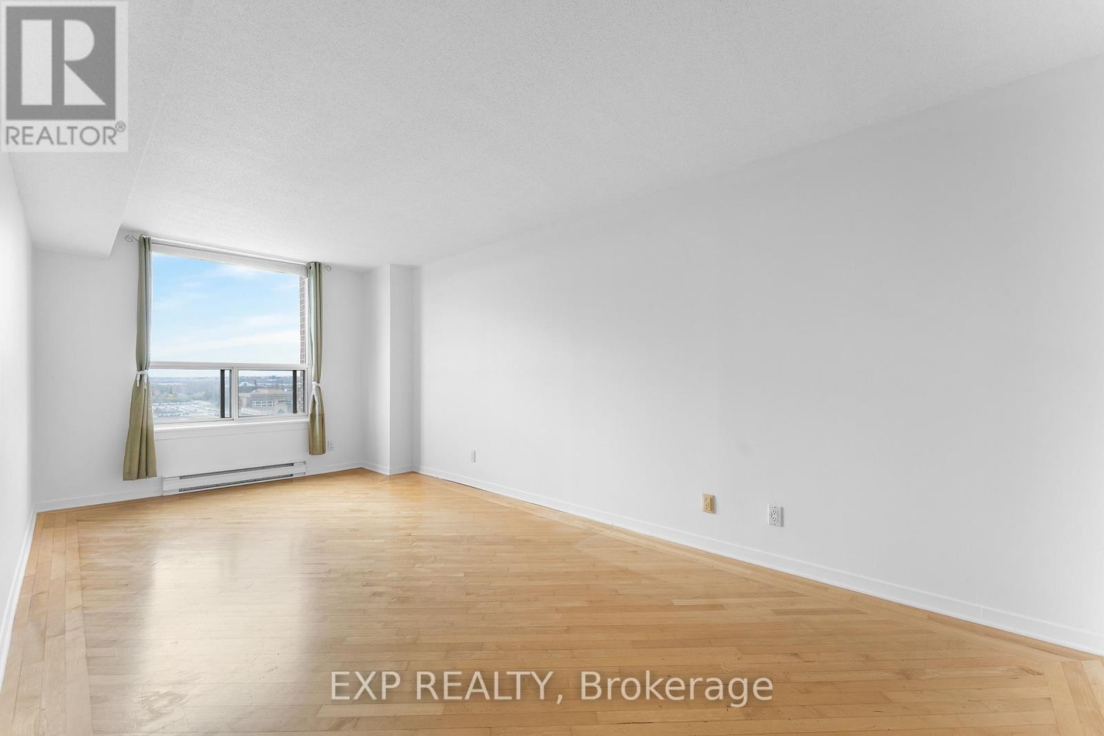 












PH10 - 215 PARKDALE AVENUE

,
Ottawa,




Ontario
K1Y4T8

