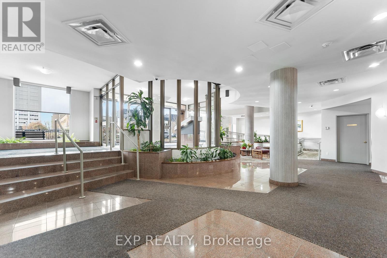 












PH10 - 215 PARKDALE AVENUE

,
Ottawa,




Ontario
K1Y4T8

