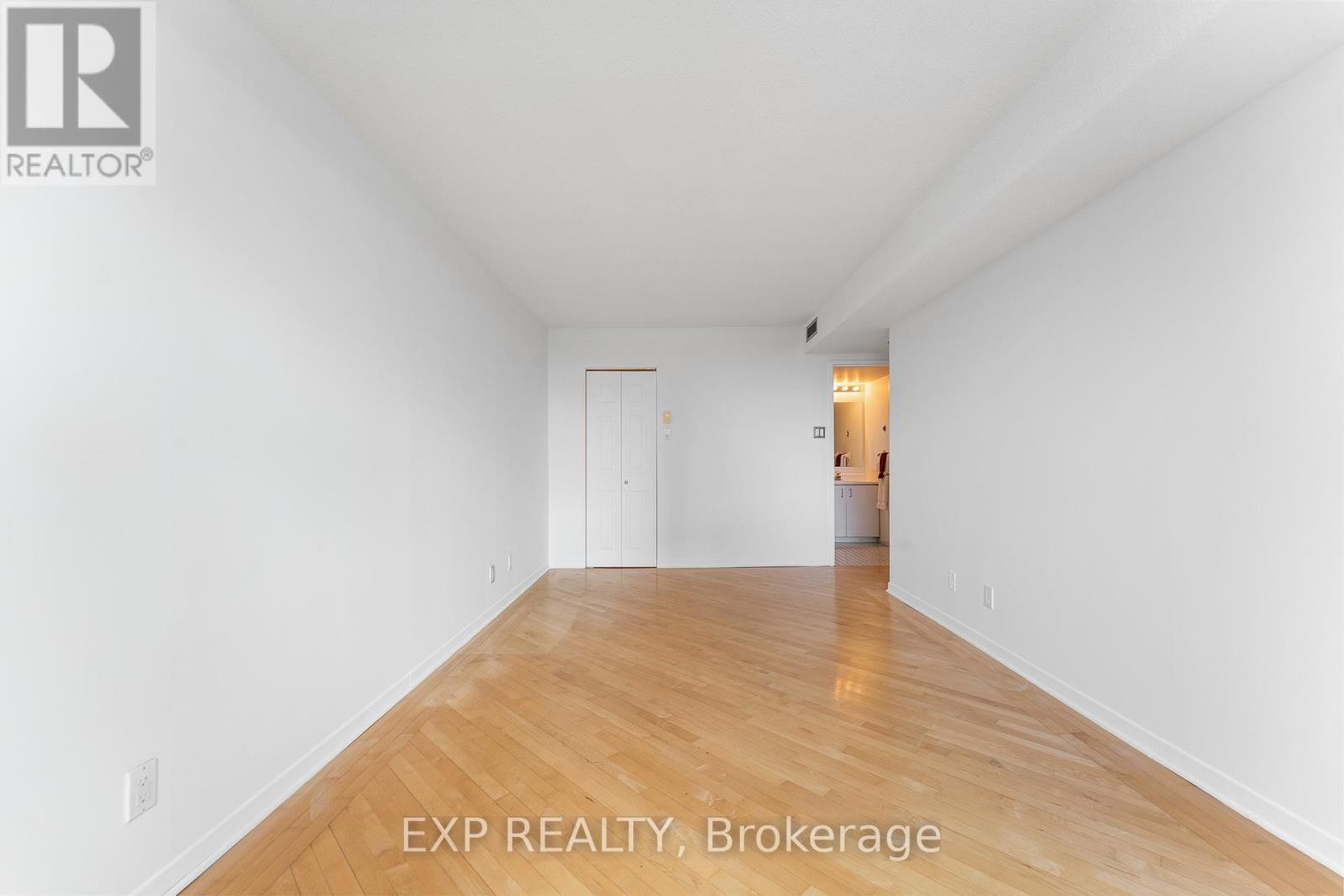 












PH10 - 215 PARKDALE AVENUE

,
Ottawa,




Ontario
K1Y4T8

