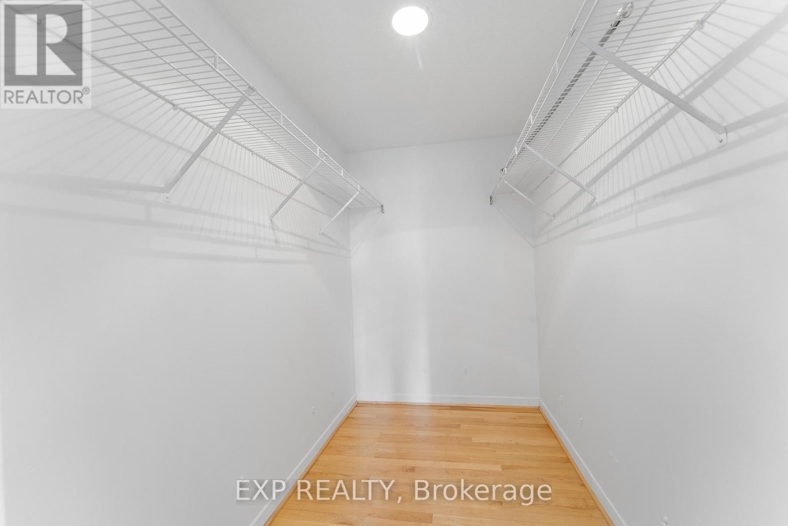 












PH10 - 215 PARKDALE AVENUE

,
Ottawa,




Ontario
K1Y4T8

