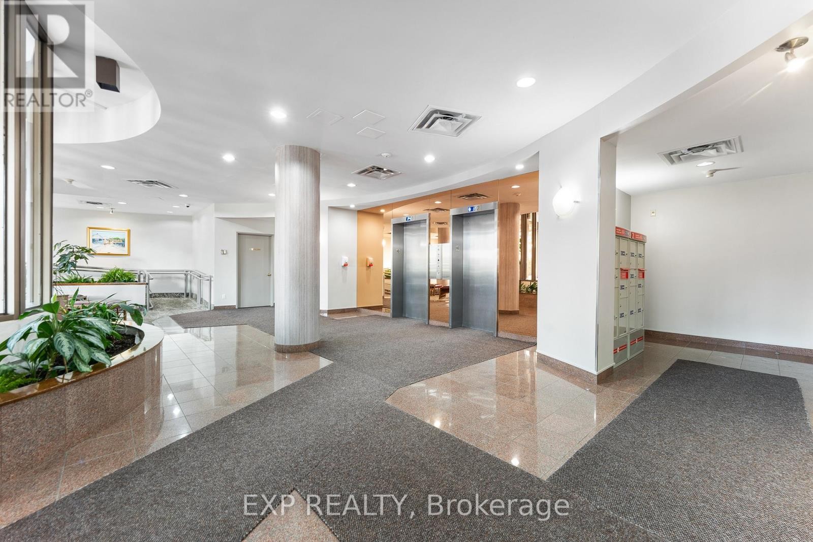 












PH10 - 215 PARKDALE AVENUE

,
Ottawa,




Ontario
K1Y4T8

