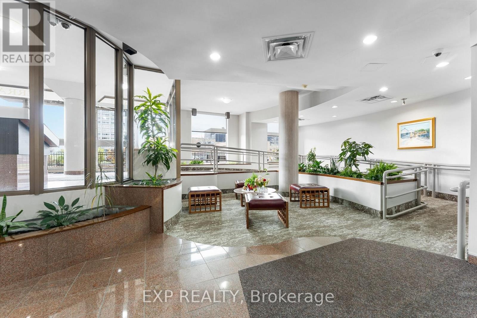 












PH10 - 215 PARKDALE AVENUE

,
Ottawa,




Ontario
K1Y4T8

