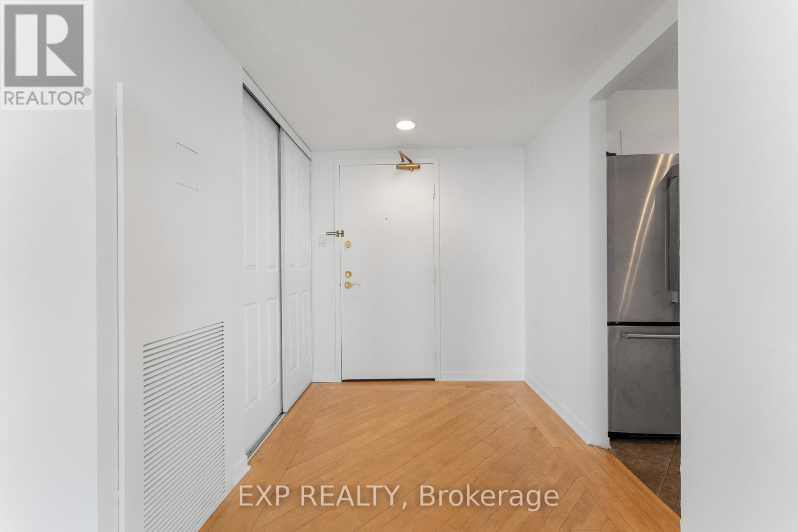 












PH10 - 215 PARKDALE AVENUE

,
Ottawa,




Ontario
K1Y4T8

