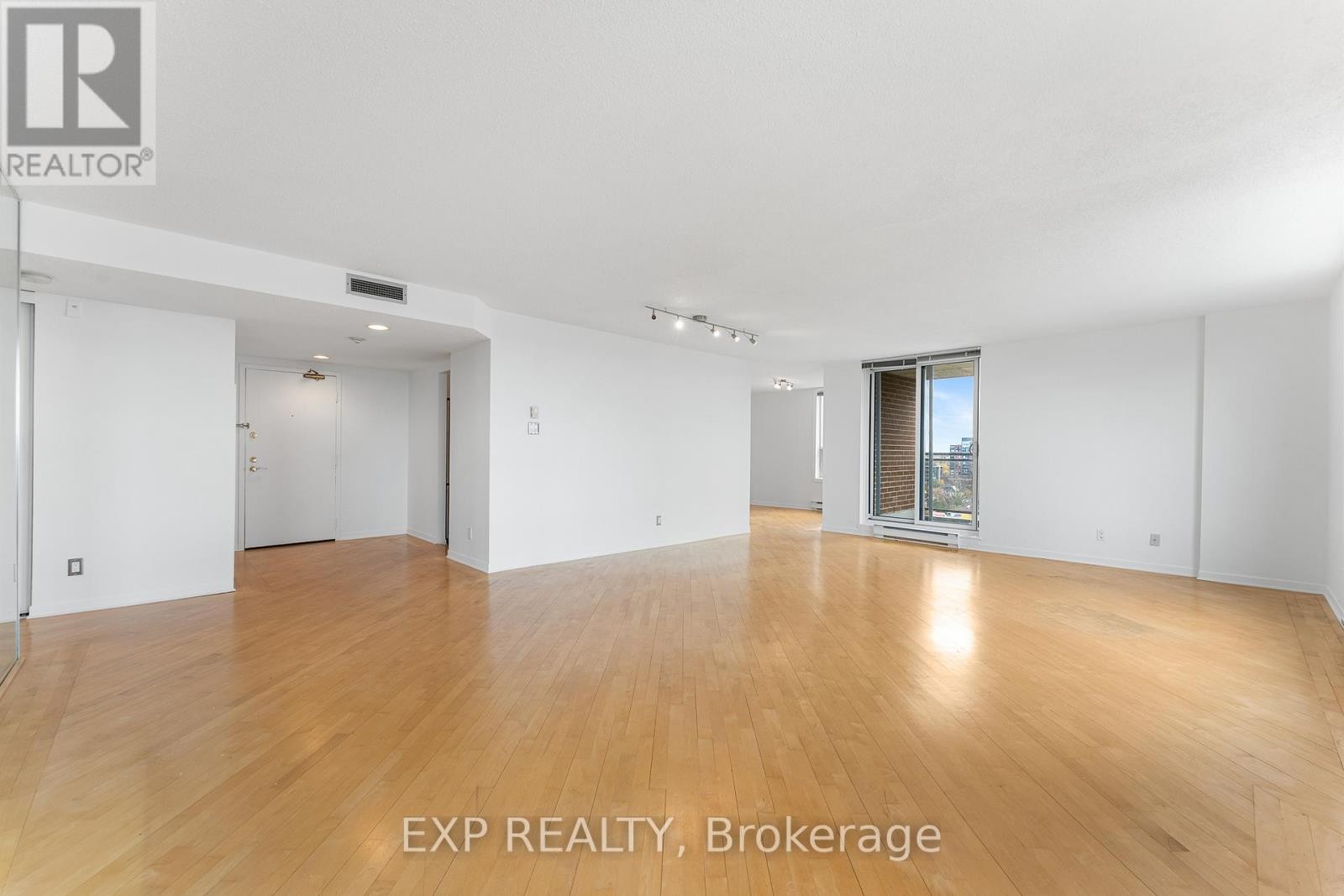 












PH10 - 215 PARKDALE AVENUE

,
Ottawa,




Ontario
K1Y4T8

