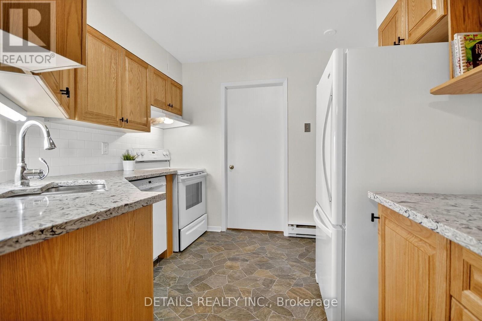 












F1 - 95 FINDLAY AVENUE

,
Carleton Place,




Ontario
K7C4G5

