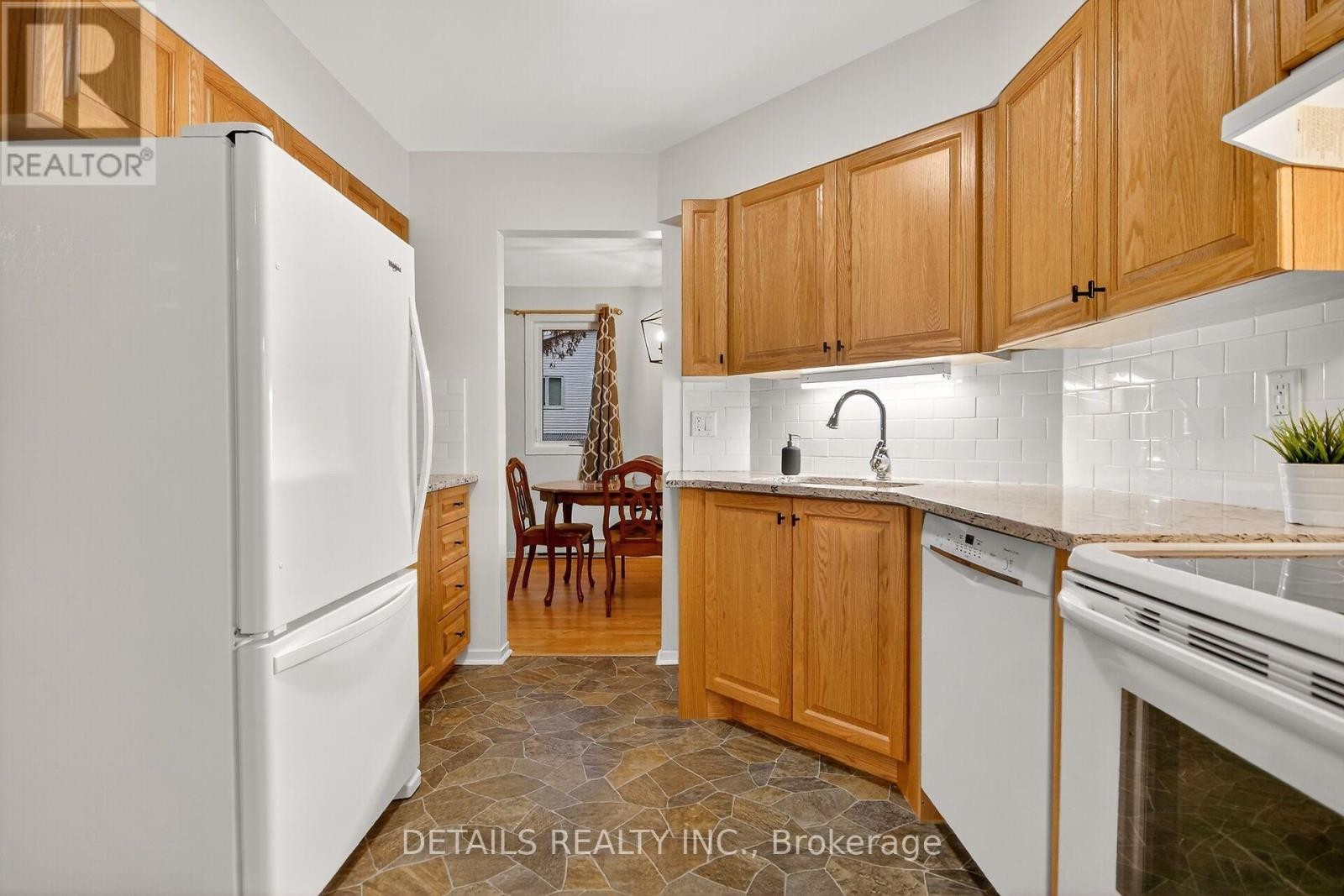 












F1 - 95 FINDLAY AVENUE

,
Carleton Place,




Ontario
K7C4G5

