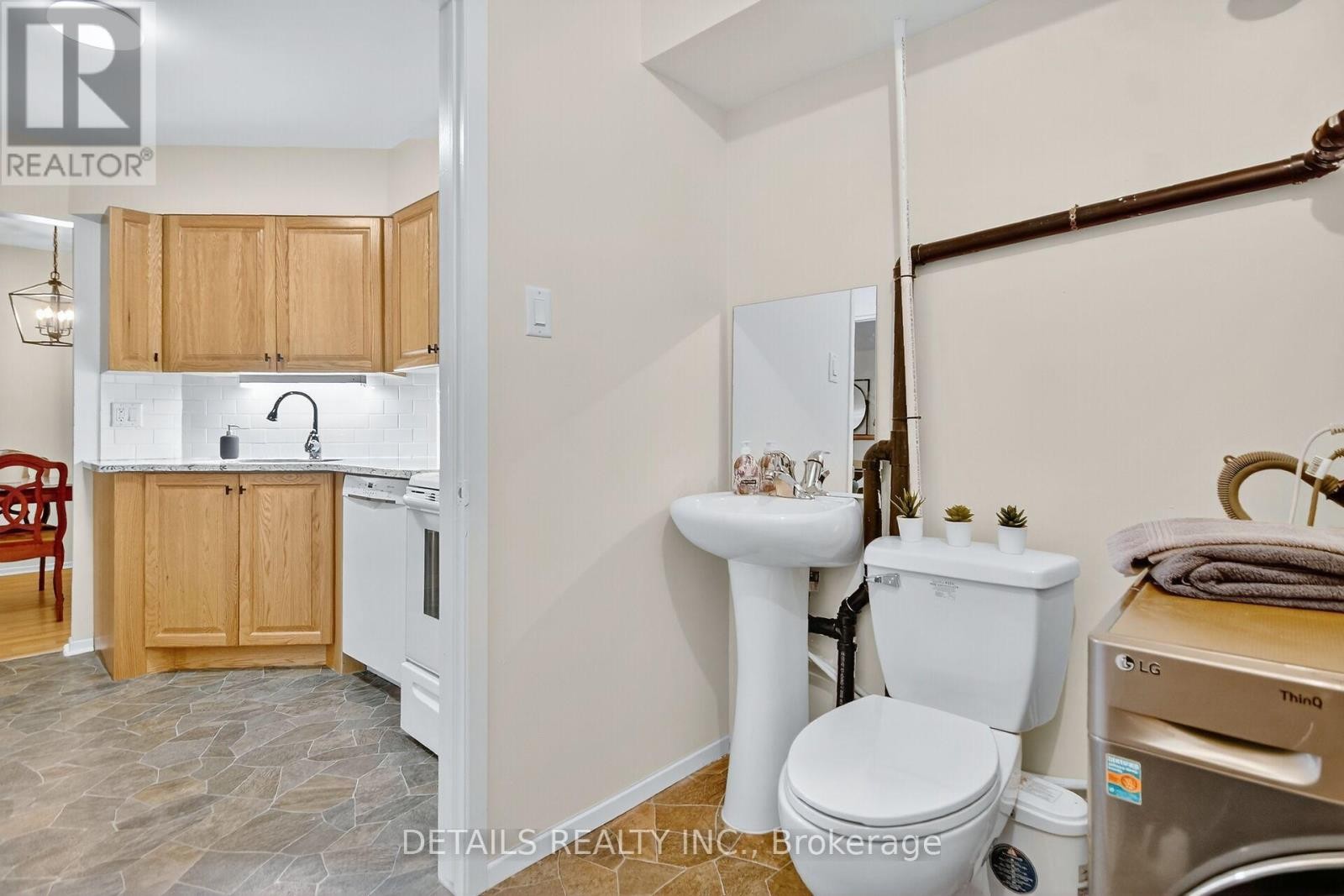 












F1 - 95 FINDLAY AVENUE

,
Carleton Place,




Ontario
K7C4G5

