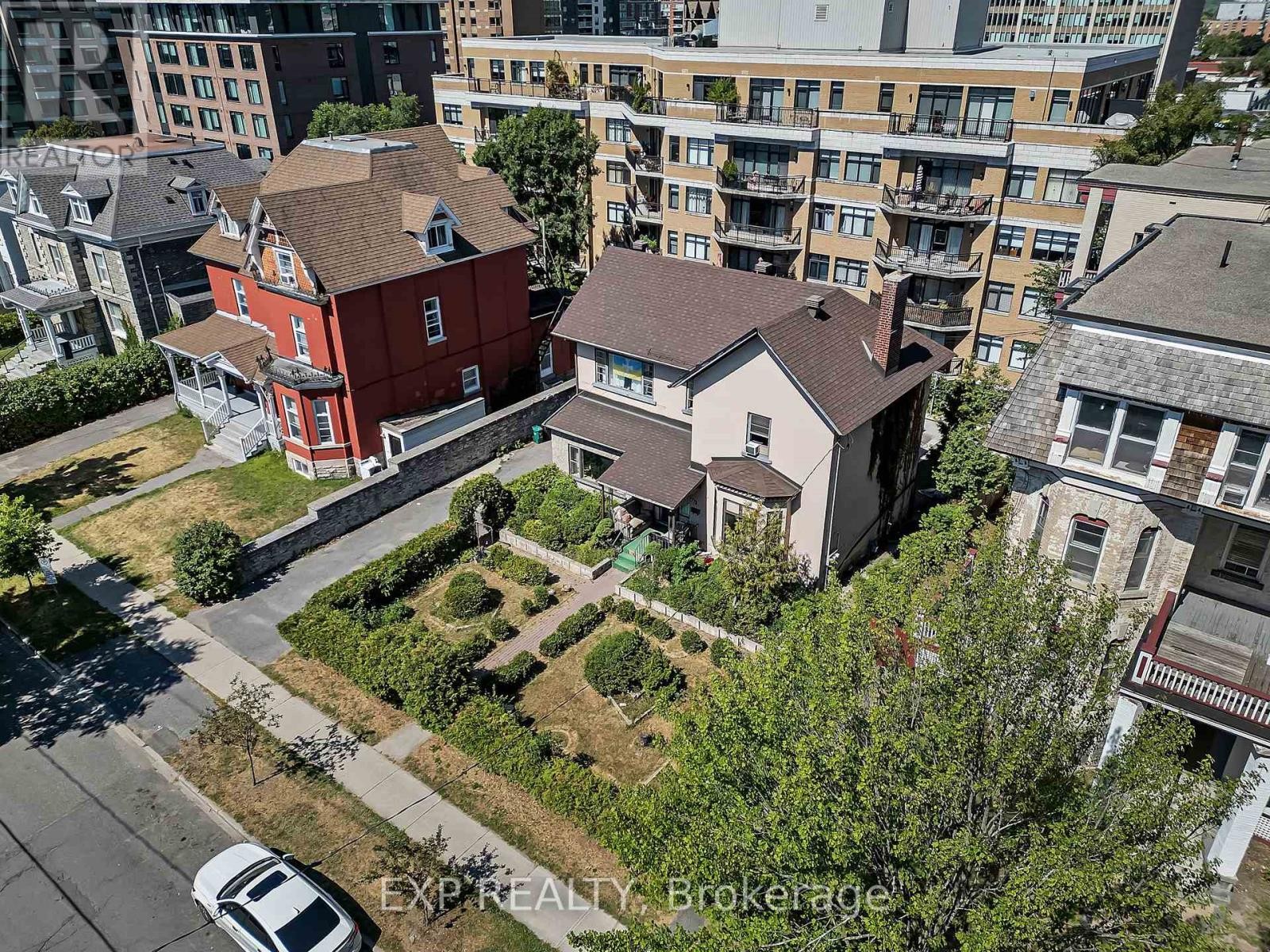 












171 DALY AVENUE

,
Ottawa,




Ontario
K1N6E8

