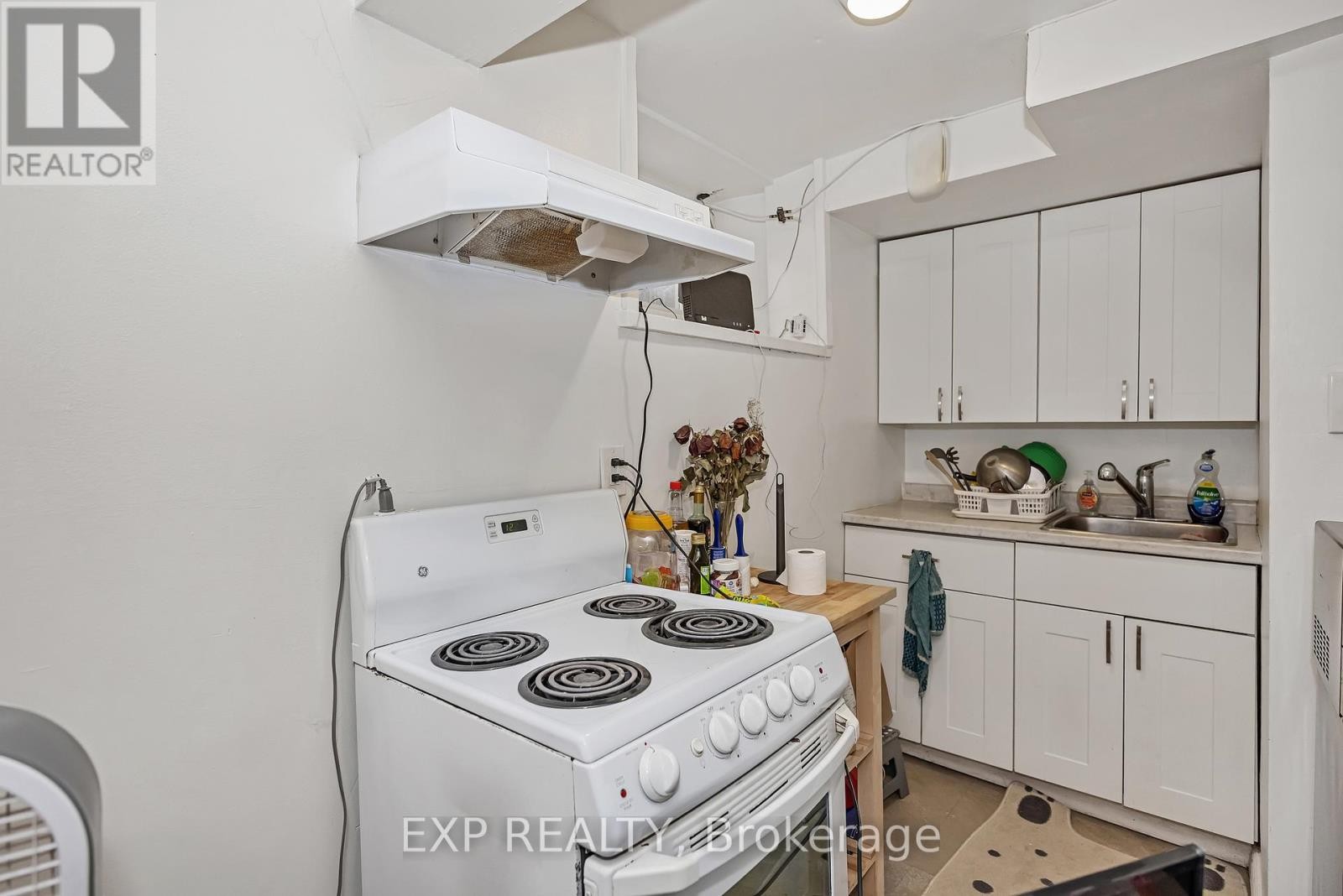 












171 DALY AVENUE

,
Ottawa,




Ontario
K1N6E8

