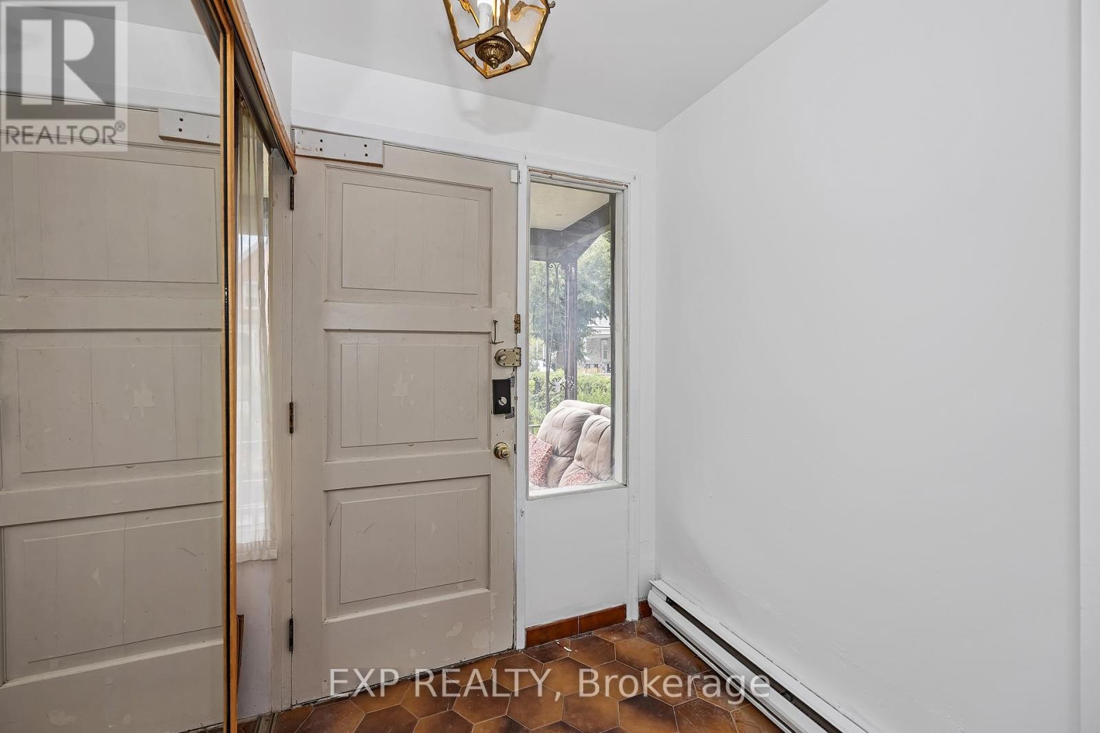 












171 DALY AVENUE

,
Ottawa,




Ontario
K1N6E8

