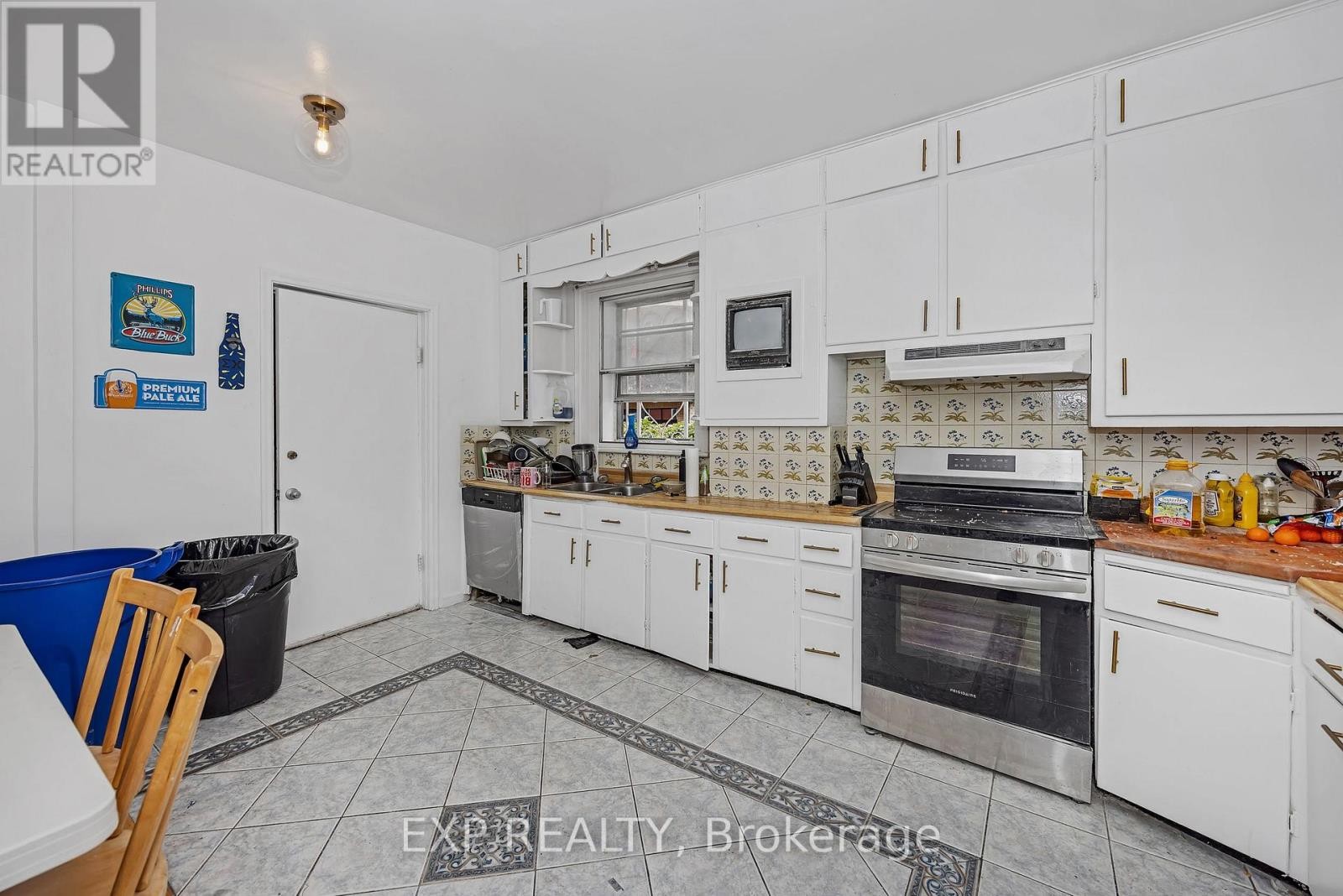 












171 DALY AVENUE

,
Ottawa,




Ontario
K1N6E8

