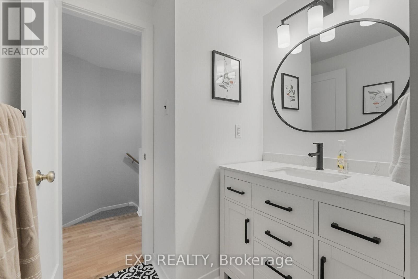 












60 - 6247 SUNDOWN CRESCENT

,
Ottawa,




Ontario
K1C2M1

