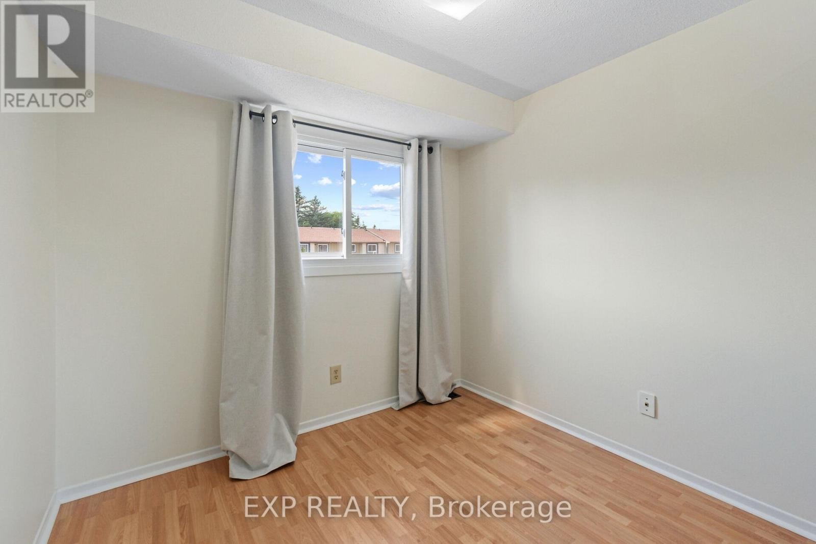 












60 - 6247 SUNDOWN CRESCENT

,
Ottawa,




Ontario
K1C2M1

